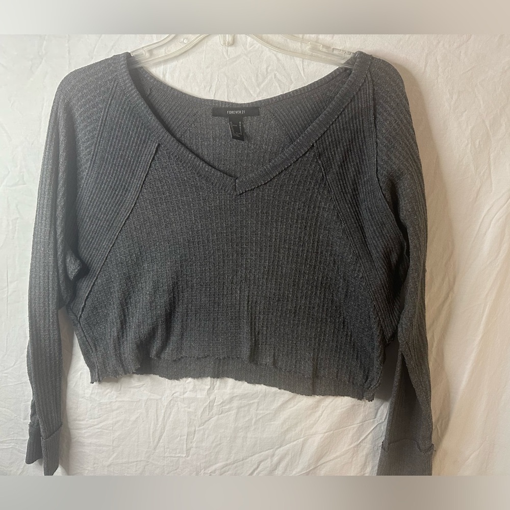 Forever 21 Waffle Knit Cropped Sweater Gray Long Sleeve Raw Hem M
